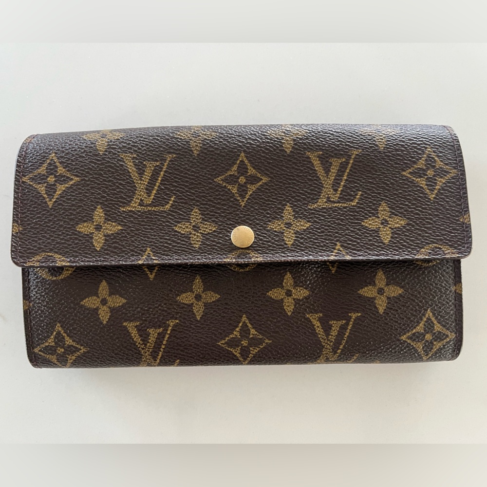 Louis Vuitton Monogram Sarah Wallet with Crossbody WOC Chain & Insert Included - Picture 4 of 15